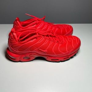 NIKE AIR MAX PLUS GS "ALL RED" UNIVERSITY RED-WOMENS SZ 9.5 [DM8877-600]